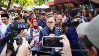 Pada kesempatan tersebut, Mendag didampingi oleh Direktur Jenderal Perdagangan Dalam Negeri, Isy Karim dan Kepala Dinas Perindustrian dan Perdagangan Provinsi Jawa Tengah, Ratna Kawuri.