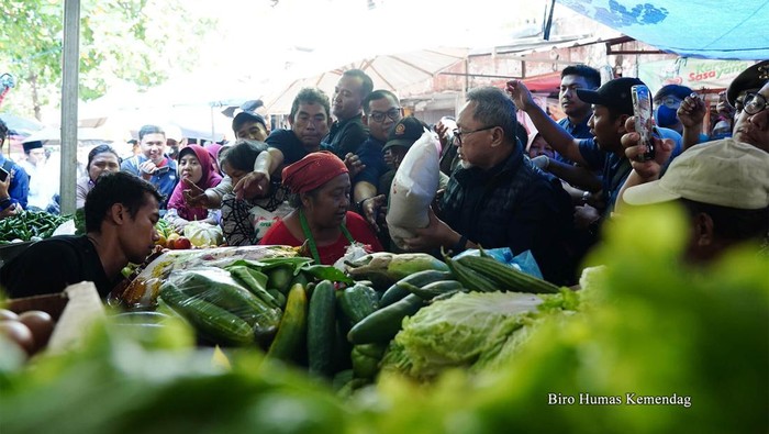 Zulhas Cek Harga Bapok Jelang Idul Adha Zulhas Cek Harga Bapok Jelang Idul Adha