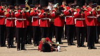 Dilansir dari TMZ, Senin (12/6/2023), Raja Charles akan berulang tahun yang ke-75 pada 17 Juni. Mendekati hari-H, tentara mulai melakukan latihan Trooping the Colour, parade militer tahunan pada Sabtu (10/6).