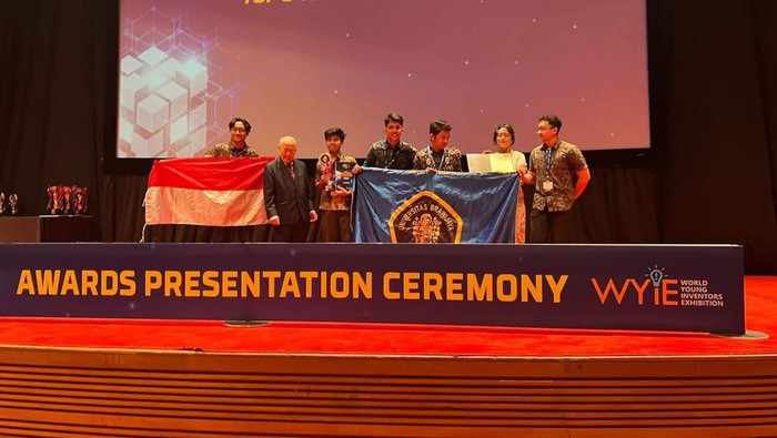 Aplikasi pencegah bunuh diri mahasiswi UB berhasil menyabet penghargaan di ajang World Young Investor Exhibition (WYIE) di Kuala Lumpur