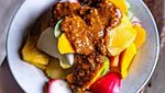 Asam Segar! 20 Rujak Buah Enak Ada di Sini