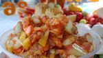 Asam Segar! 20 Rujak Buah Enak Ada di Sini