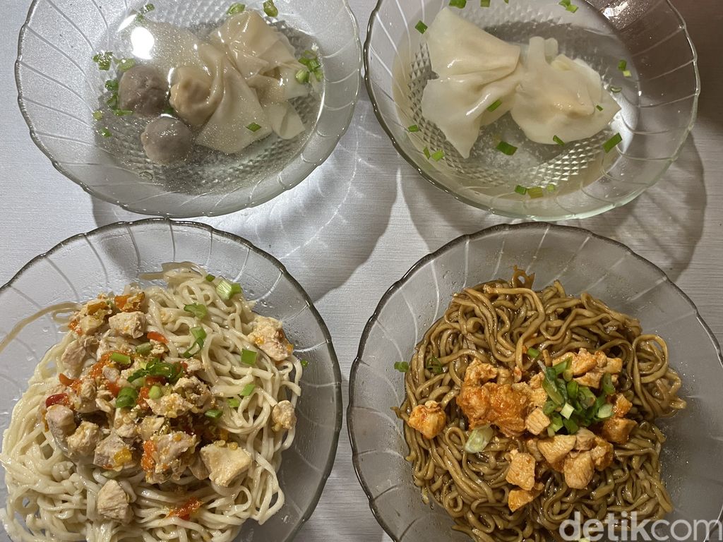 Bakmi Pelita 2, tempat makan bakmi ayam 'ngumpet' dalam gang di Bandung