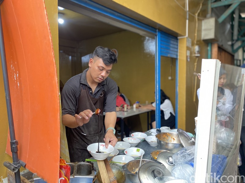 Bakmi Pelita 2, tempat makan bakmi ayam 'ngumpet' dalam gang di Bandung