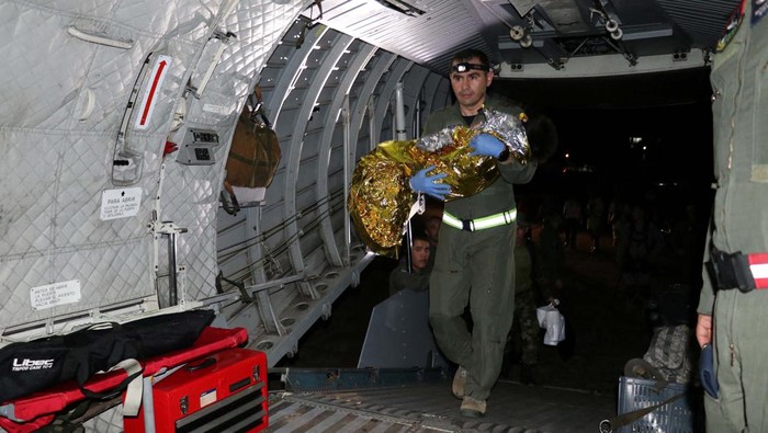 Bertahan Hidup 40 Hari, 4 Bocah Dievakuasi dari Hutan Amazon One of the child survivors of a Cessna 206 plane that crashed in thick jungle is seen at the central military hospital, in Bogota, June 10, 2023. Colombian Presidency/Handout via REUTERS ATTENTION EDITORS - THIS IMAGE WAS PROVIDED BY A THIRD PARTY. MANDATORY CREDIT. NO RESALES. NO ARCHIVES
