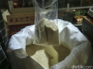 Harga Gula Mulai Naik Imbas Plastik Mahal