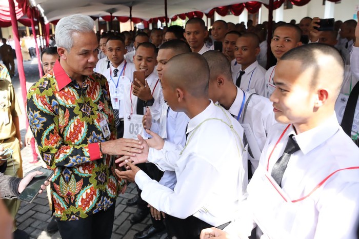 Ganjar Pranowo terus mendorong penyerapan tenaga kerja SMK di Jateng