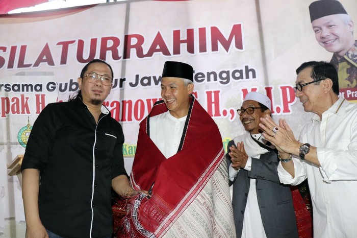 Ganjar Pranowo Diulosi