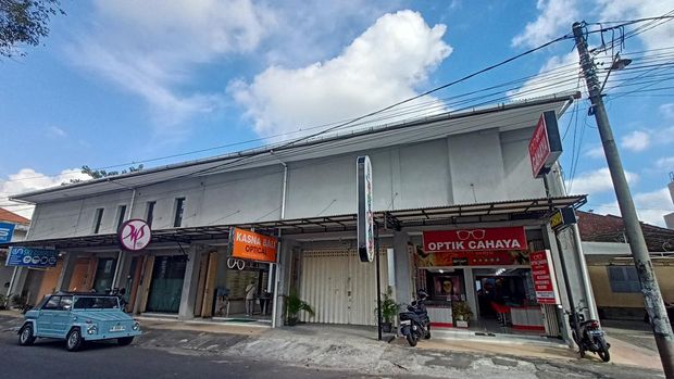 Gedung bioskop Bali Theatre, Tabanan yang kini telah berubah menjadi deretan ruko. (chairul amri simabur/detikBali)