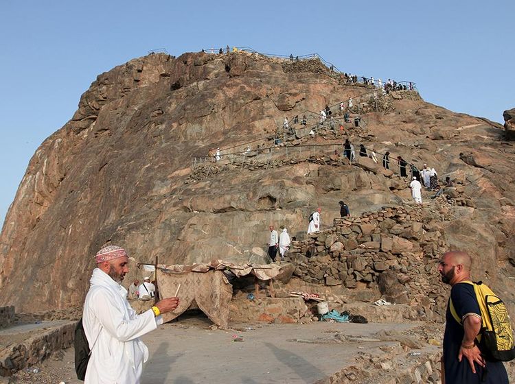 Fakta Menarik Gua Hira-Jabal Nur, Tempat Wahyu Pertama Diturunkan