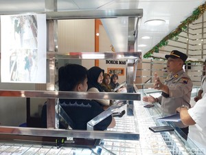 2 Emak-emak Diduga Curi Gelang di Toko Emas Boyolali Terekam CCTV