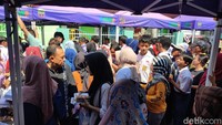 Namun jajanan gratis tersebut baru dibuka setelah rapat paripurna Hari Jadi Ciamis di DPRD Ciamis selesai. (Foto: Dadang Hermansyah/detikJabar)
