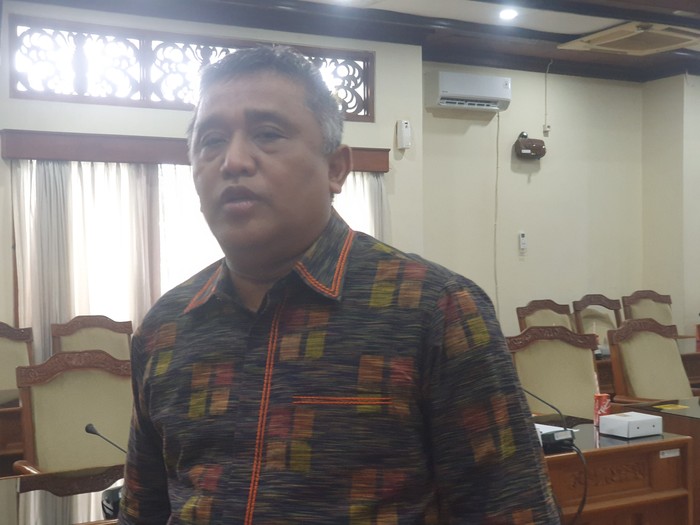 Ketua KPU Provinsi Bali I Dewa Agung Gede Lidartawan angkat bicara soal bendesa adat yang tak perlu mengundurkan diri saat menjadi bacaleg. (Ronatal Siahaan/detikBali).