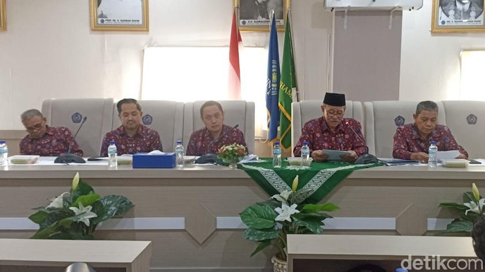 Konferensi pers Unismuh Makassar.