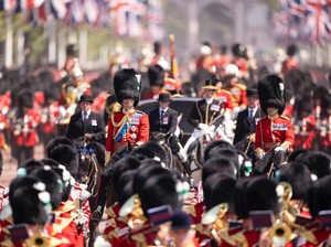 London Bak Neraka, Tentara Kerajaan Pingsan Saat Latihan Pawai