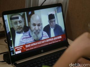 Pengakuan Sakit dari Lukas Enembe Bikin Hakim Heran