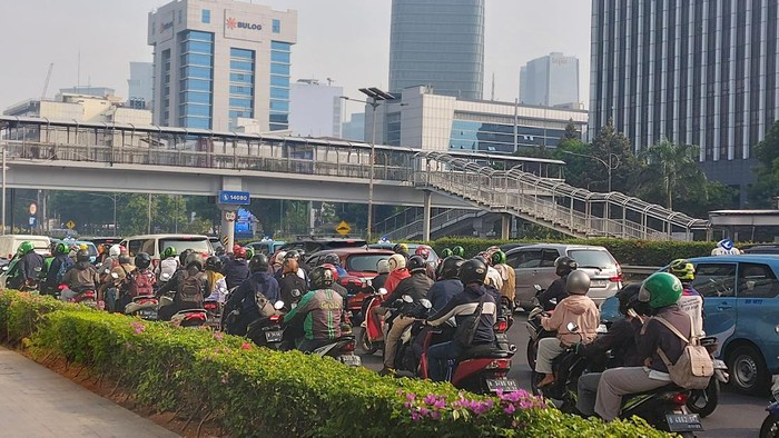 Macet di Jalan Gatot Subroto arah Semanggi (Rumondang-detikcom)