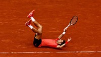 Dalam pertandingan selama 3 jam 13 menit itu, Djokovic menang tiga set langsung 7-6, 6-3, dan 7-5. Meski menang tiga gim, Djokovic mendapat perlawanan ketat dari Ruud. 