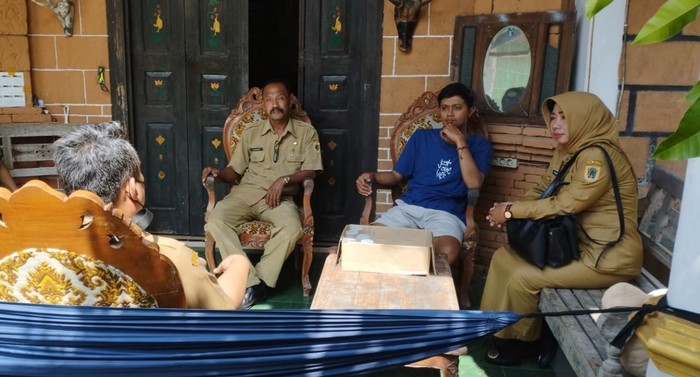 Tim Disbud melakukan pendataan ODCB di Desa Mranggen, Kecamatan Jatinom