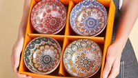 Tidak hanya cocok untuk menjadi wadah makan, mangkuk ini dapat menjadi pajangan atau hantaran. Motifnya banyak digemari pelanggan TikTok Shop. Foto: TikTok Shop