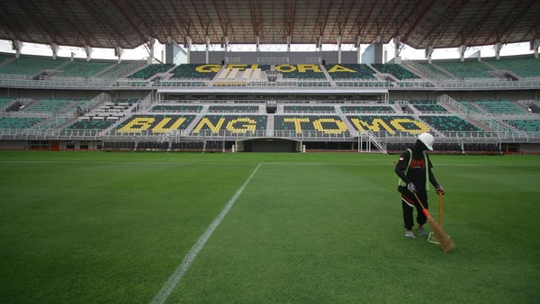 Perawatan Stadion Bung Tomo Jelang FIFA Matchday Indonesia Vs Palestina