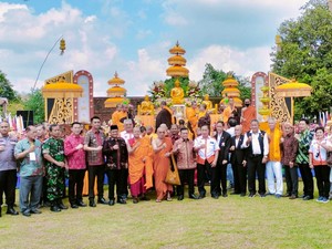 Melihat Puncak Perayaan Waisak di Candi Kedaton Jambi