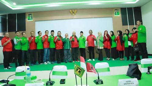Pertemuan pengurus teras DPD PDIP NTB dengan DPW PPP NTB di Kantor DPW PPP NTB di Mataram, Senin (12/6/2023). (Foto: Helmy Akbar/detikBali)