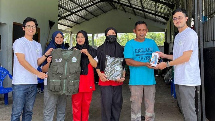 PT Telkom Indonesia (Persero) tbk (Telkom) melakukan program Bresih di Desa Tuksongo, Magelang, Jawa Tengah.