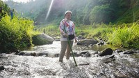 Ia juga mengatakan bahwa 3 minggu lalu melakukan trekking di Palabuhanratu, Sukabumi. Kemudian ia menjajal jalur trekking di Taman Nasional Plunyon, Kabupaten Sleman, DIY.