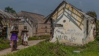 Ratusan rumah yang berada di dua kampung, yaitu Kampung Susukan dan Kampung Cibolang sudah dirobohkan dan rencananya akan mulai dialiri air untuk Waduk Karian pada bulan September 2023.  