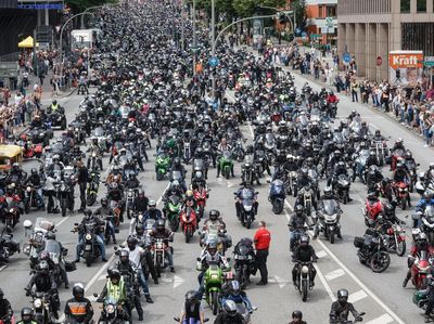 Ribuan Moge Konvoi di Jalanan Kota Hamburg