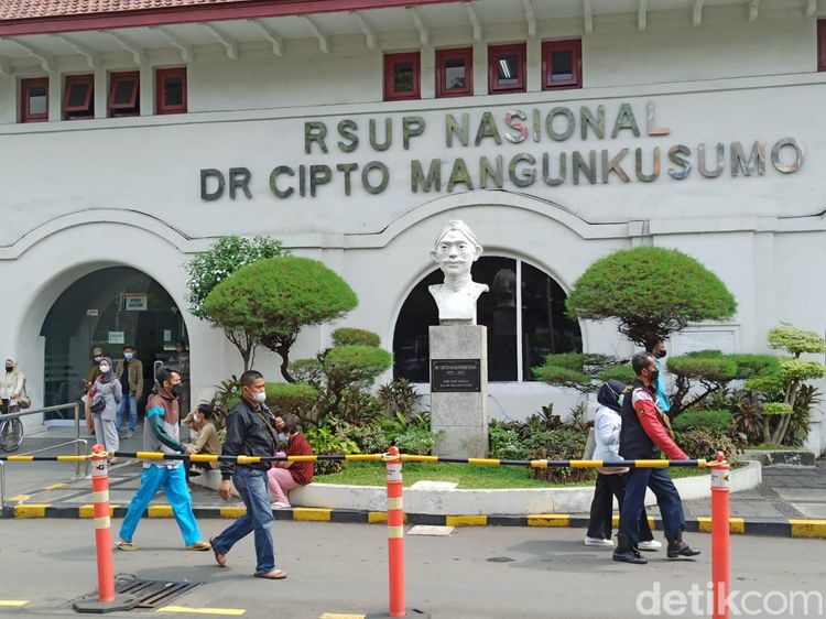 Dalam Pantauan Ketat, Pria Tangerang BB 300 Kg Dirawat di Ruang Isolasi RSCM