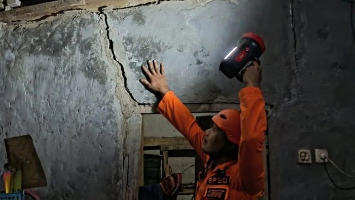 Rumah di kawasan Puncak Bogor rusak akibat gempa Cianjur