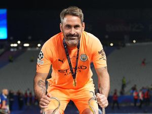 Scott Carson, Kiper Gabut Juara Liga Champions 2 Kali di Istanbul