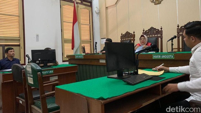 Sidang perdana permohonan prapid Aditya Hasibuan, anak AKBP Achiruddin di PN Medan. (Raja Malo Sinaga/detikSumut)