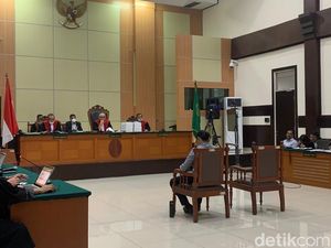 Fatia Minta Luhut Ganti Staf Komunikasinya karena Dinilai Provokatif