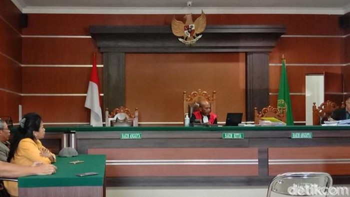 Suasana saat sidang praperadilan Dirut PT Tirta Sulawesi, Joko Suroso, beberapa waktu lalu.