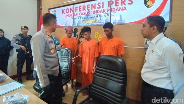 Tiga tersangka pengeroyokan hingga menewaskan korban Rizal ditangkap Polresta Magelang, Senin (12/6/2023).