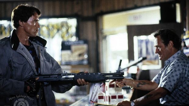 Cuplikan adegan di film The Terminator (1984).
