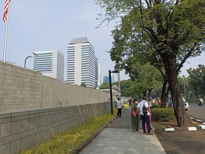 Fakta Terkini Trotoar Depan Kedubes AS Dibuka Usai 10 Tahun Ditutup