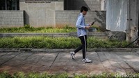 Pj Gubernur DKI Jakarta Heru Budi Hartono mengungkap proses sebelum trotoar yang telah ditutup selama satu dekade itu dibuka. Heru menjelaskan, pembukaan trotoar itu tak lepas dari sinergi bersama Kementerian Luar Negeri (Kemlu) dan Kedubes AS.  