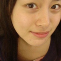 Seperti kebanyakan wanita, Kim Tae Hee juga punya permasalahan kulit jerawat. Meskipun begitu bintang drama Korea Hi Bye Mama itu tetap terlihat menawan. Foto: Instagram