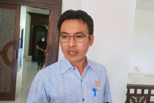 Wakil Ketua DPRD Kabupaten Karangasem I Nengah Sumardi, Senin (12/6/2923). (I Wayan Selamat Juniasa)