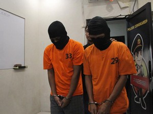 2 Pria Asal Lampung Ditangkap Polisi Usai 4 Kali Curi Motor di Jakbar