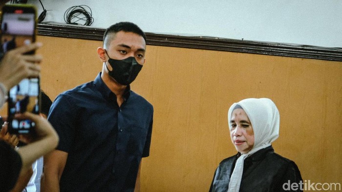 Mario Dandy dan Lukas Shane menjalani sidang lanjutan sebagai terdakwa kasus penganiayaan terhadap David Ozora di PN Jaksel, Jalan Ampera Raya, Jakarta, Selasa (13/6/2023).