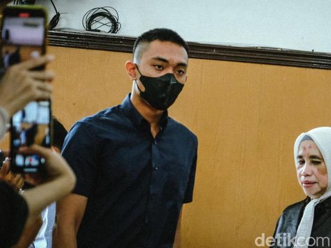 Mario Dandy dan Lukas Shane menjalani sidang lanjutan sebagai terdakwa kasus penganiayaan terhadap David Ozora di PN Jaksel, Jalan Ampera Raya, Jakarta, Selasa (13/6/2023).