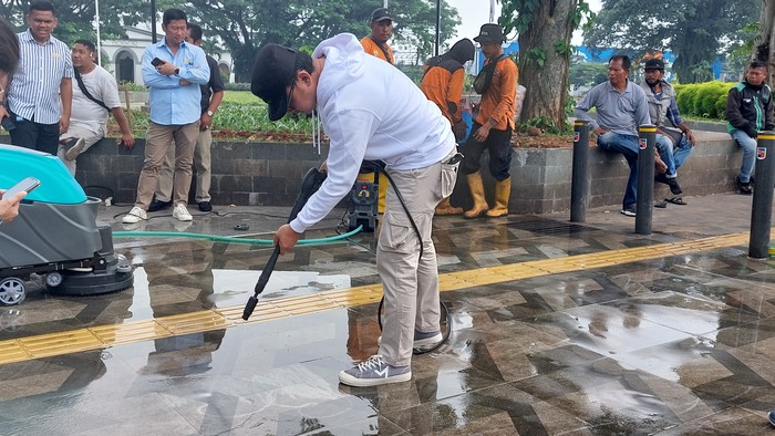Bima Arya di Alun-alun Kota Bogor (Sholihin-detikcom)
