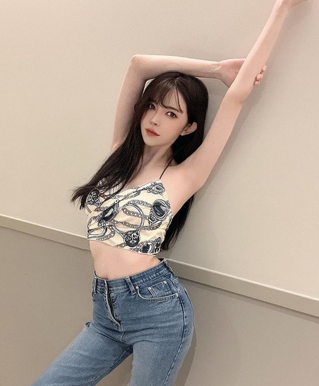 Saat ditemukan jasad Ahyeong tertutup selimut. Laporan mengklaim bahwa dia telah dipukuli di wajahnya yang membuatnya sulit untuk mengidentifikasi fitur wajahnya. Selain itu, dia diduga menderita patah tulang di lehernya, luka memar di tubuhnya, dan luka bakar.Foto: Instagram