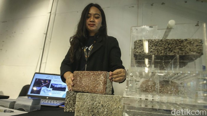 Diplomat Success Challenge Kembali Digelar, Wirausahawan Sini Merapat Banyak wirausaha memiliki ide cemerlang namun terkendala permodalan, kebetulan program Diplomat Success Challenge tengah mencari wirausaha untuk diberikan hibah usaha hingga Rp 2,5 Miliar. Tertarik?