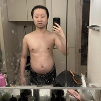 Tapi dalam postingannya di Twitter, Hatenyan mengungkap penampilan aslinya. Dalam sebuah foto yang viral, ia mengaku pernah membuat seorang wanita marah ketika melihat wajahnya tanpa makeup. Foto: Dok. Instagram/Twitter Hatenyan